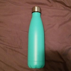 Aluminum water bottle